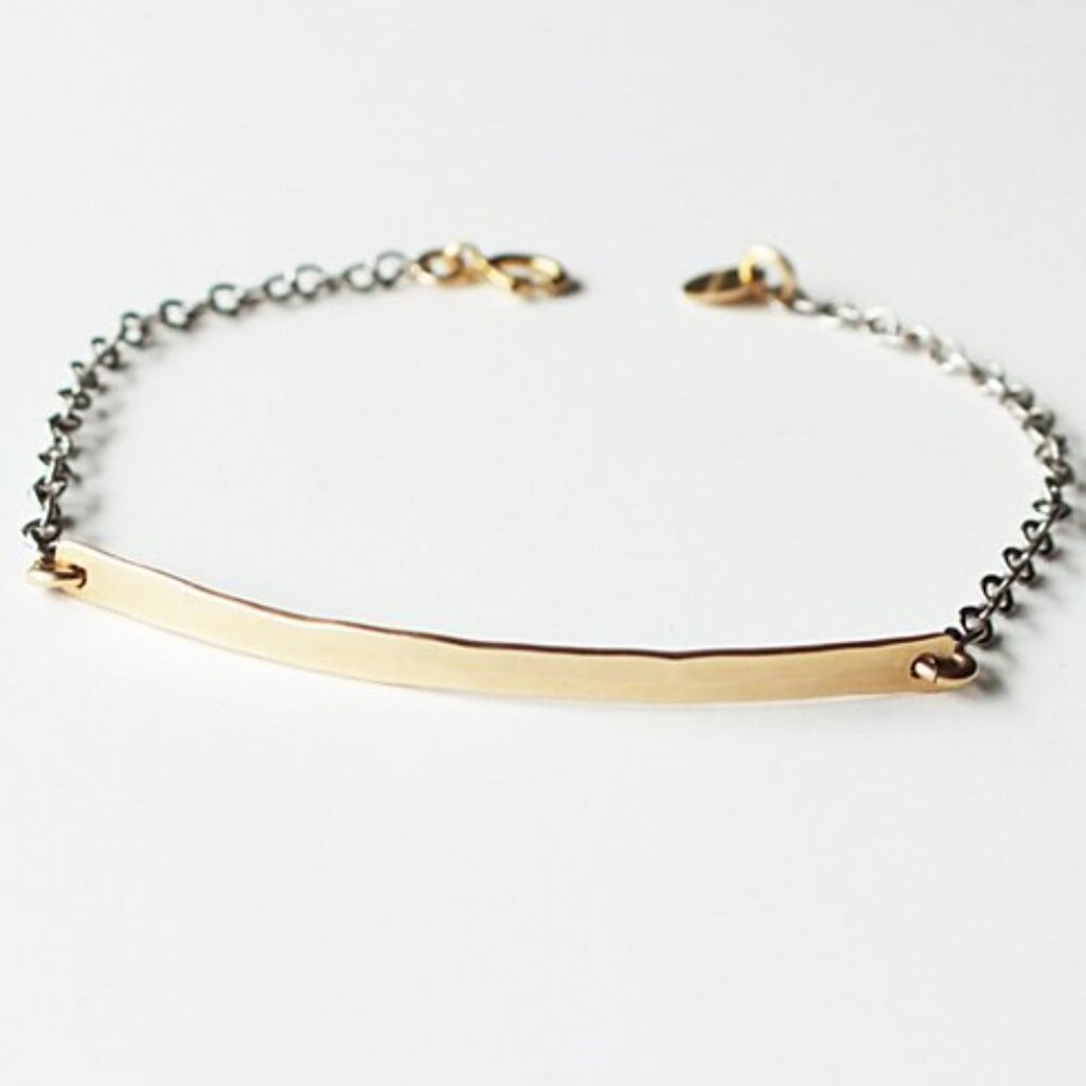LEXI LU HAMMERED GOLD BAR DAINTY BRACELET